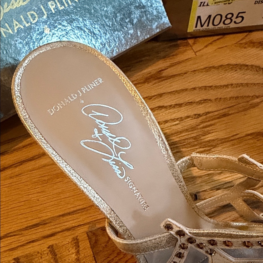 Donald J. Pliner Metallic Gold Women's Sandals - Picture 2 of 9